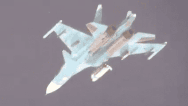 Su-34 zrzuca bombę KAB-3000