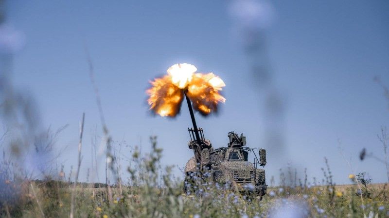 Ukraińska samobieżna armatohaubica Archer z pokryciem maskującym Saab Barracuda należąca do 45. Samodzielnej Brygady Artylerii.