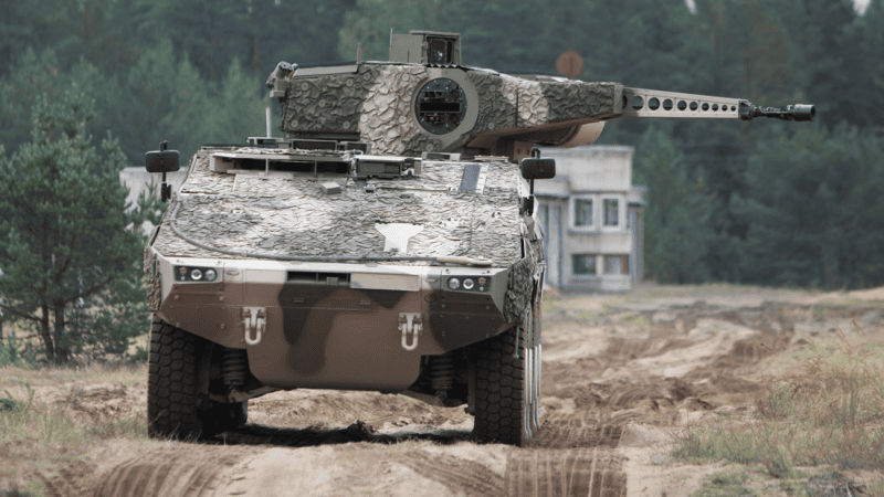 Kołowy bojowy wóz piechoty Boxer z bezzałogowym systemem wieżowym RCT30.