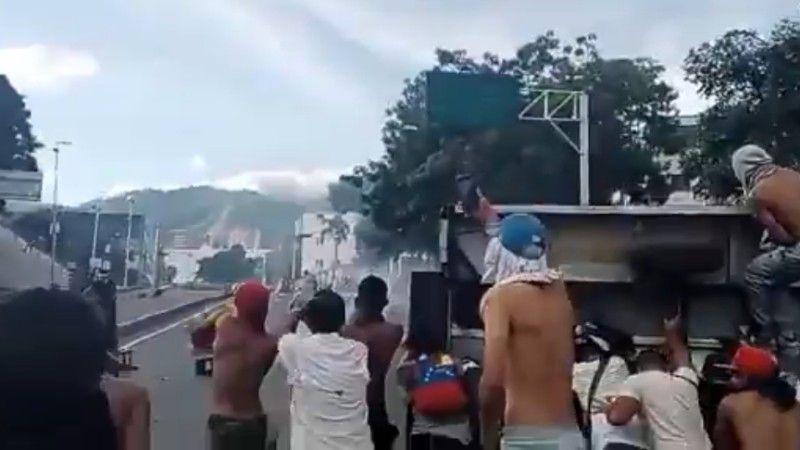 nagranie ukazujące manifestacje opozycji w Wenezueli
