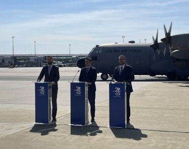 Wicepremier Władysław Kosiniak-Kamysz, prezydent Warszawy Rafał Trzaskowski oraz dyrektor Muzeum Powstania Warszawskiego Jan Ołdakowski.