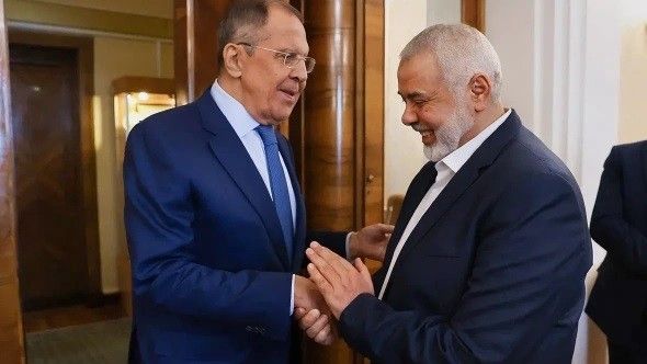 Nieżyjący już Ismail Hanija, lider Hamasu, na spotkaniu z szefem MSZ Rosji