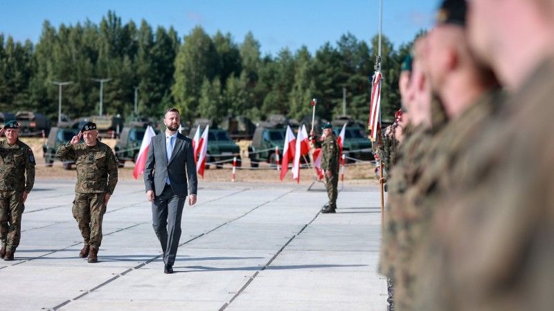 Wicepremier i szef MON Władysław Kosiniak-Kamysz podczas wizyty w 18. Dywizji Zmechanizowanej.