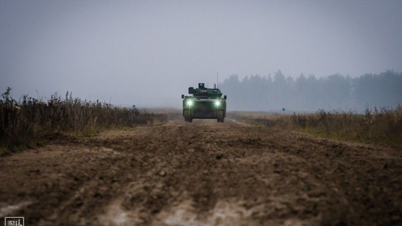 BWP Borsuk na strzelnicy czołgowej Wierzbiny w OSPWL Orzysz, listopad 2022 roku.