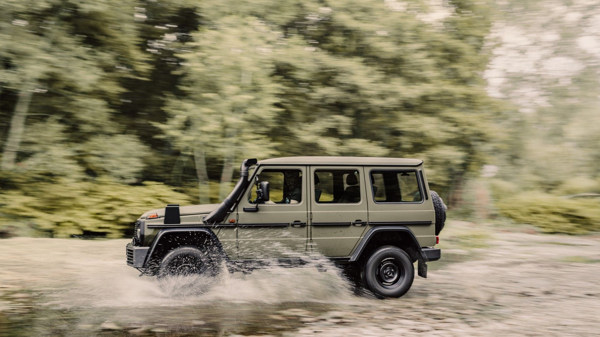 Mercedes dla zawodowców. Fabrycznie gotowy do służby