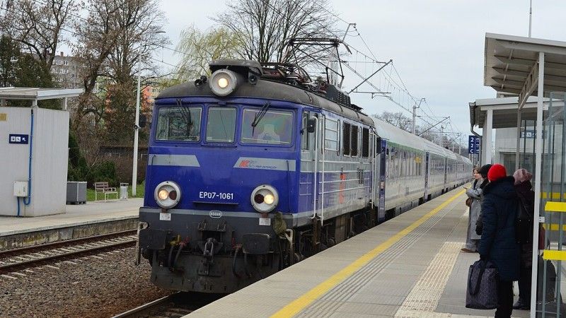 Jednym z przykładów archaiczności systemów w transporcie jest system sprzedaży biletów Kurs'90, z którego nadal korzysta PKP Intercity. Jak jest z jego zabezpieczeniami?