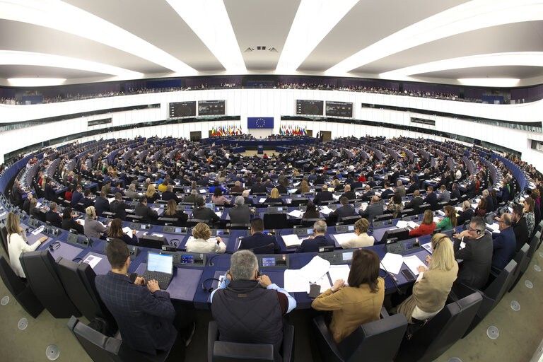 UE zaostrza przepisy migracyjne. Szykuje największą reformę deportacji od 20 lat