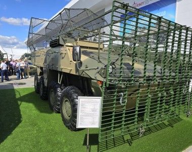 Kołowy transporter opancerzony BTR-22 na targach Armija-2024.