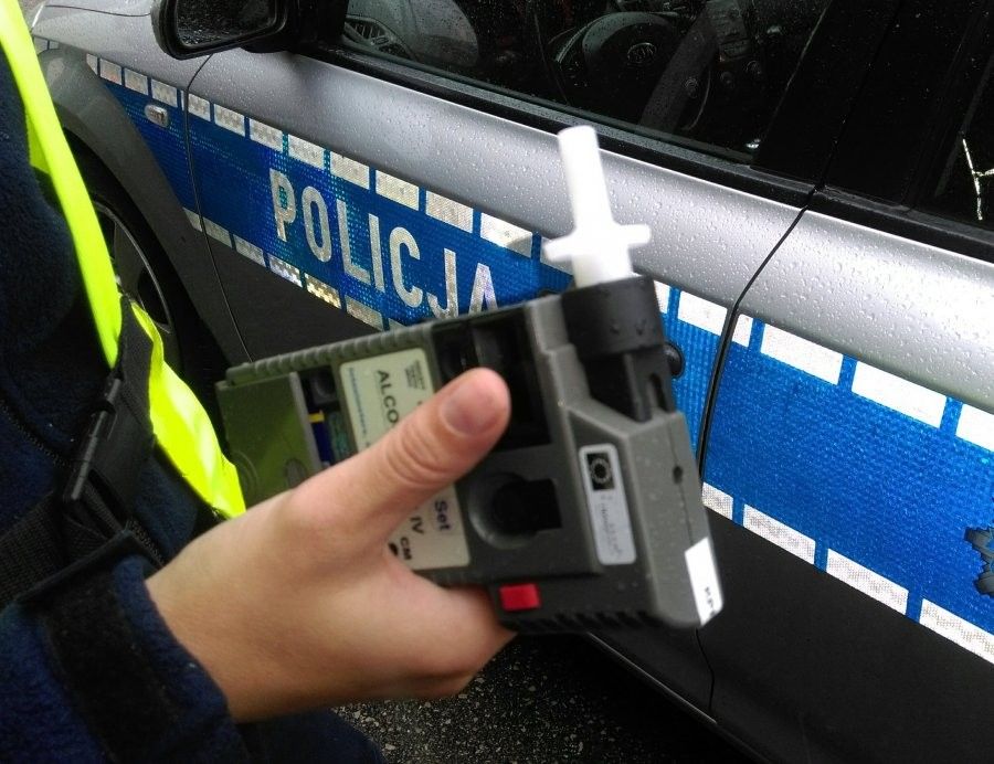 Policja weźmie pod lupę własne kierownictwo. realizowane są prace nad procedurami kontroli