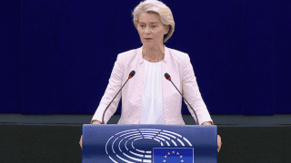 Ursula von der Leyen za mównicą