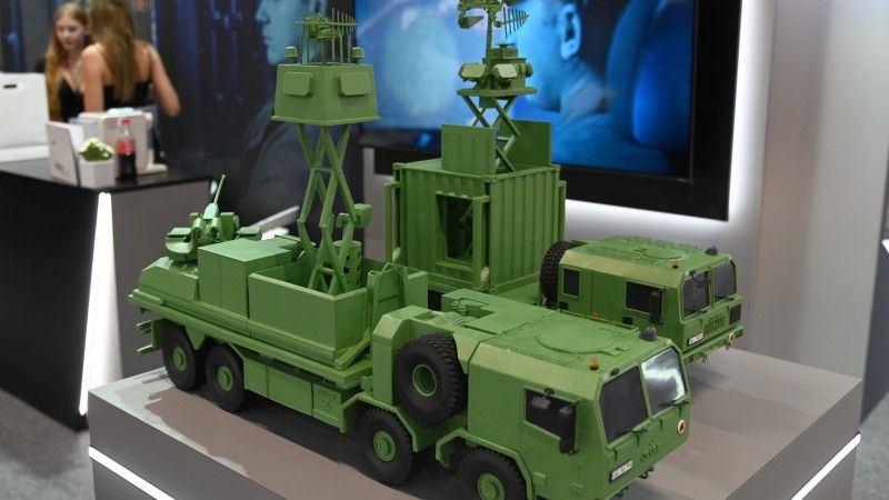 Modele zainstalowanych na pojazdach kołowych: systemu antydronowego MSI-DS Terrahawk Paladin i zakupiony przez Siły Zbrojne RP kontenerowego systemu antydronowego SKYctrl L