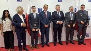 Agencja Uzbrojenia podpisała umowy z WB Electronics i INDRA SISTEMAS S.A.