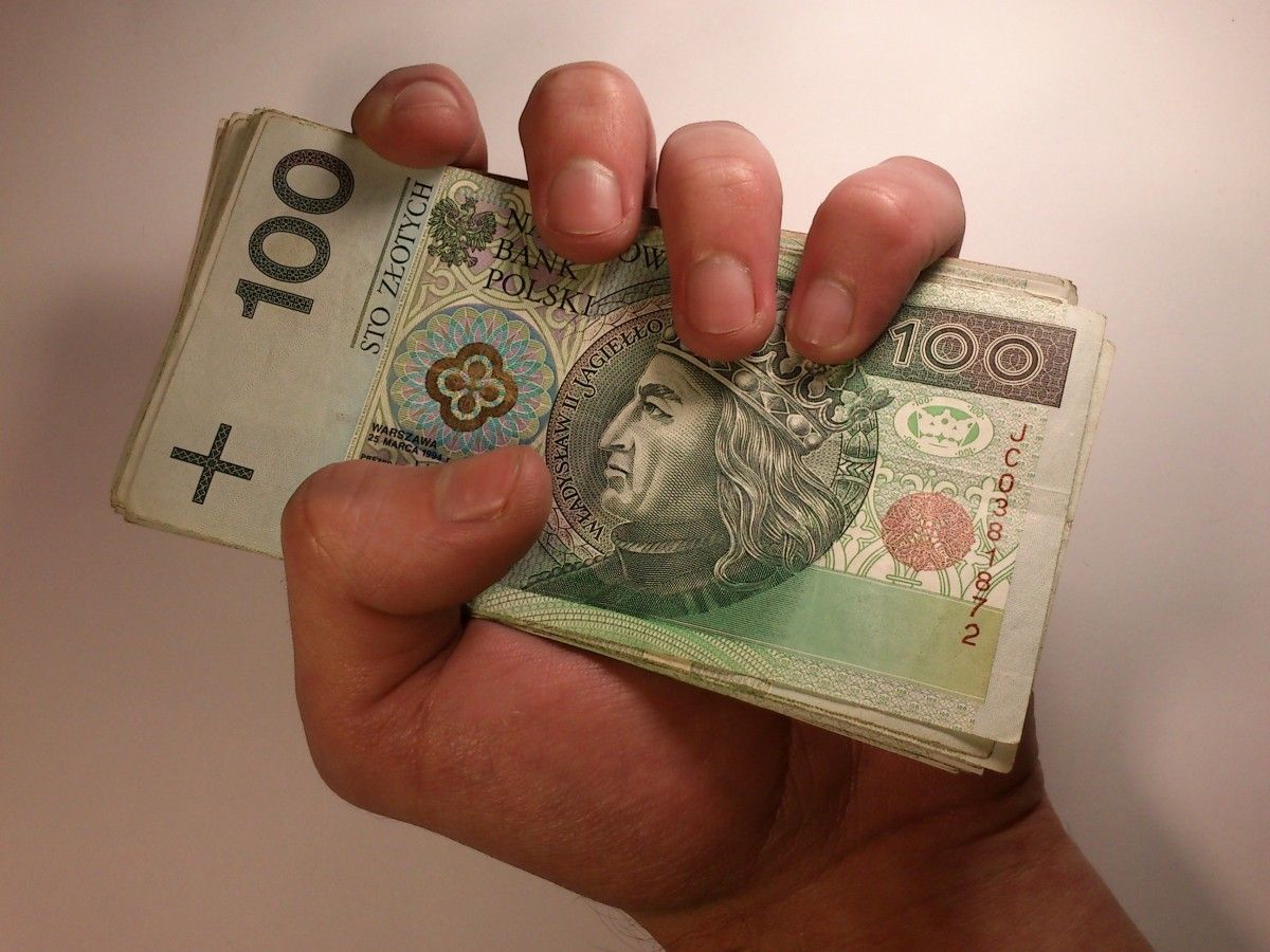 Przyszłoroczny budżet wraca do Sejmu, ale pieniądze dla służb bez zmian