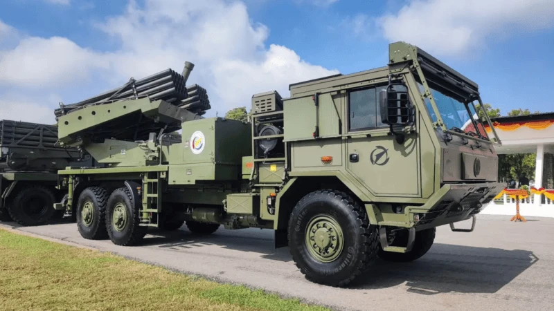 Tajska wieloprowadnicowa wyrzutnia rakiet D-11A.
