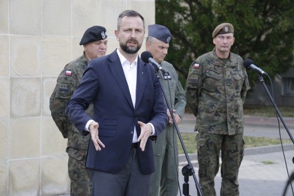 Wicepremier, szef MON Władysław Kosiniak Kamysz po odprawie z dowódcami