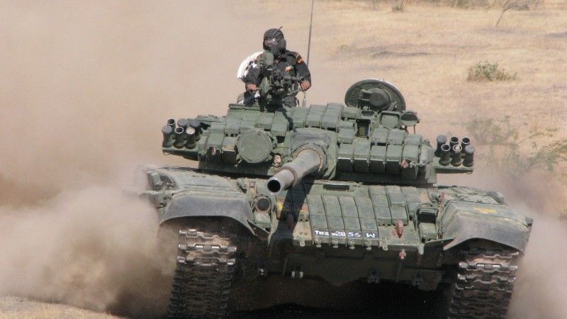 Czołg podstawowy T-72M1 zmodernizowany do wariantu T-72M1 Ajeya.