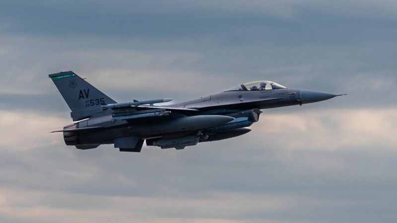 F-16 myśliwce amerykańskie siły powietrzne wschodnia flanka NATO