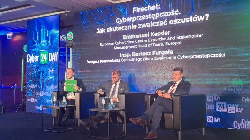 W ramach Cyber24 Day odbył się firechat dotyczący walki z oszustwami i cyberprzestępczością. Co konkretnie na nim padło?