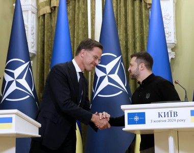 Mark Rutte podczas spotkania z Wołodymyrem Zełenskim.