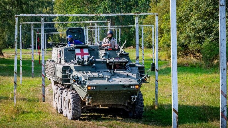 Wóz ewakuacji medycznej ACSV podczas szkolenia ukraińskiej załogi.