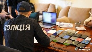 Ukraińska cyberpolicja zatrzymała członka grupy hakerskiej odpowiedzialnej za cyberataki na zachodzie Europy i w Ameryce. Co udało się ustalić służbom?