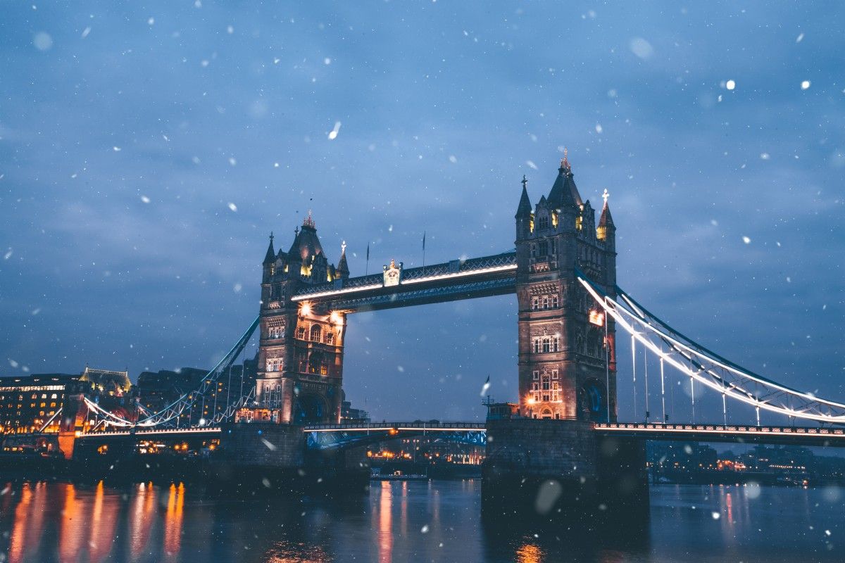 Wielka Brytania rusza z inwestycjami w sieci. Do wydania prawie 30 mld funtów