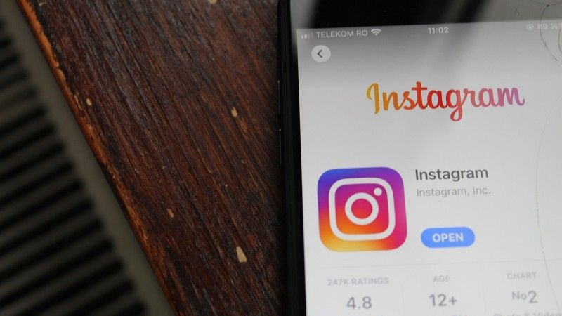 Pół roku po zapowiedziach, Instagram oficjalnie wprowadził nowe zabezpieczenia przed sextortion. Jakie mechaniki pojawiły się na platformie?