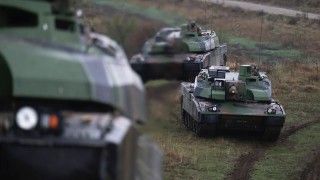 Francuskie czołgi Leclerc na ćwiczeniach w Rumunii, jesień 2024 roku.
