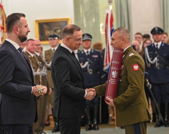 Prezydent Andrzej Duda wręczył nominacje generalskie żołnierzom i funkjconariuszom
