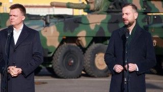 Marszałek sejmu Szymon Hołownia i wicepremier, szef MON Władysław Kosiniak-Kamysz w 21BSP