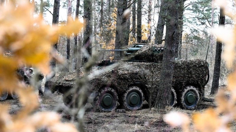 Litewski kołowy bojowy wóz piechoty Vilkas podczas ćwiczeń Tumak24.