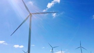 Farma wiatrowa (zdj. ilustracyjne)