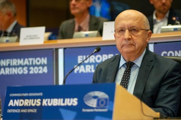 Andrius Kubilius, Unia Europejska, Komisja Europejska, Europa, polityka, wojsko, kosmos