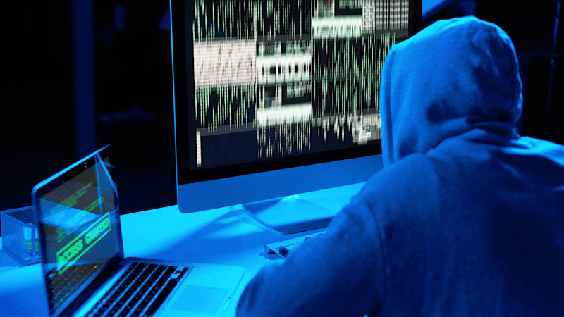 haker cyber cyberatak cyberprzestępcy