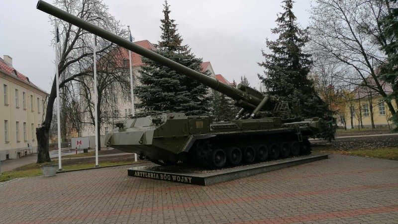 Toruńskie działo samobieżne 2S7 Piwonia (Pion).
