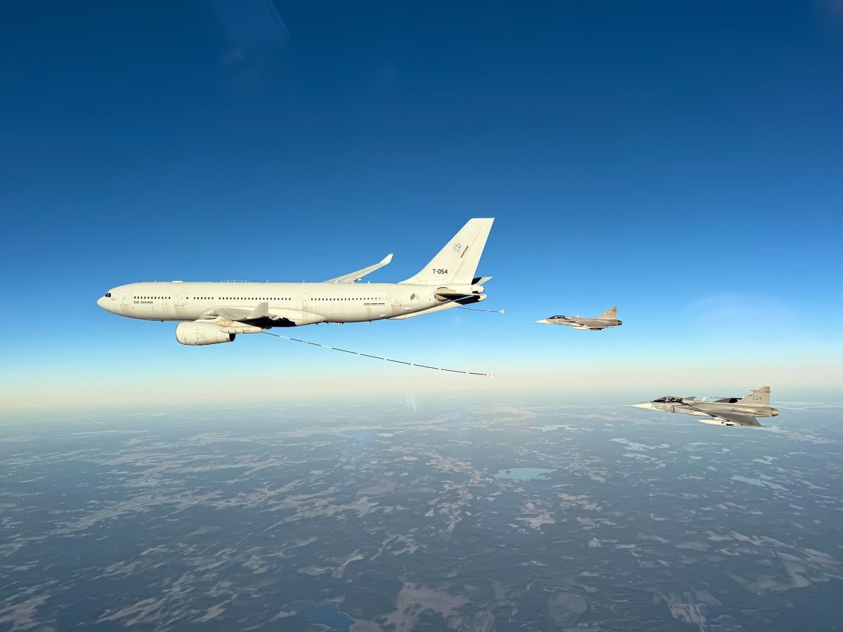 Tankers for Polish on the last straight. "The subject  is on the safe side"