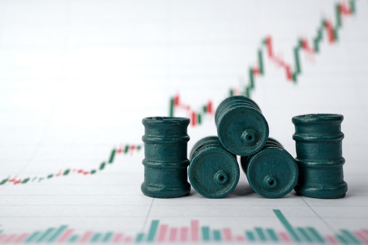 Trump sugeruje „zakończenie” wojny, ceny ropy spadają