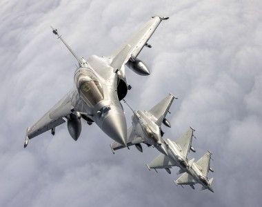 Włoskie samoloty wielozadaniowe Eurofighter Typhoon i francuskie Dassault Rafale patrolują przestrzeń powietrzną Litwy w ramach operacji Baltic Air Policing.