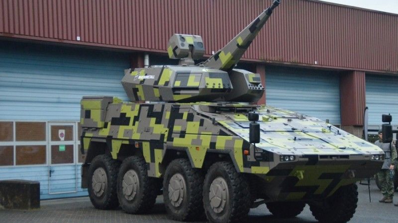 Zestaw przeciwlotniczy Skyranger 30 na podwoziu KTO Boxer.