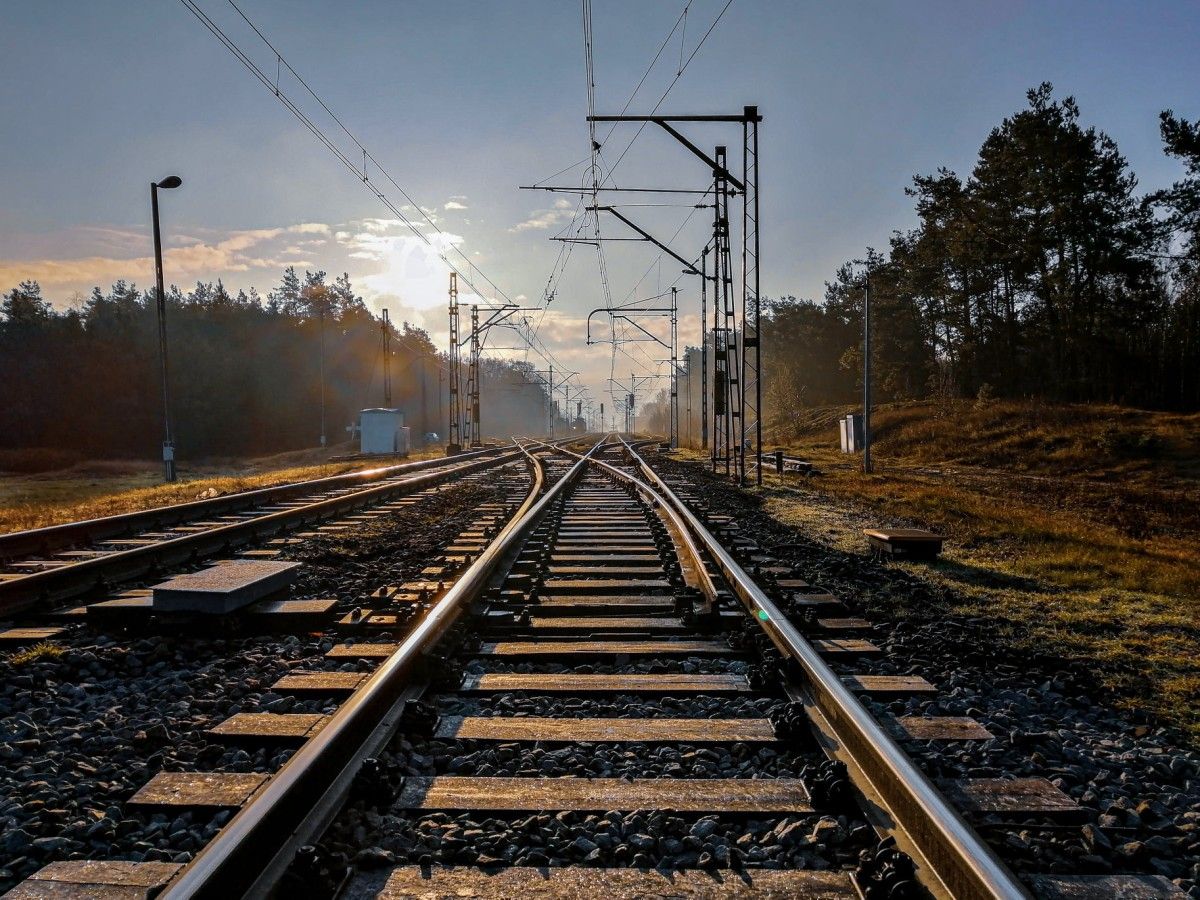 Sabotaż na polskiej kolei? Służby badają sprawę ubytku w torach