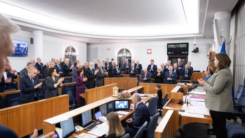 Senator został oszukany metodą na policjanta na kwotę 430 tys. zł.