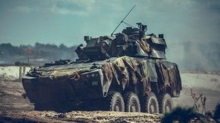 Moździerz samobieżny M120K Rak na poligonie podczas ćwiczeń Anakonda-23.