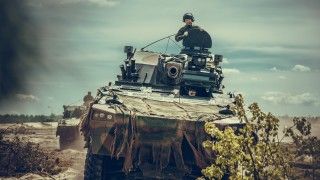 Moździerz samobieżny M120K Rak na poligonie podczas ćwiczeń Anakonda-23.