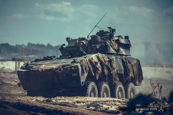 Moździerz samobieżny M120K Rak na poligonie podczas ćwiczeń Anakonda-23.