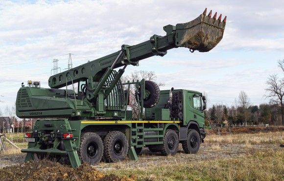 Szczęśniak, koparka, scania P460, koparka UDS, Wojsko Polskie, 18 Pułk Saperów