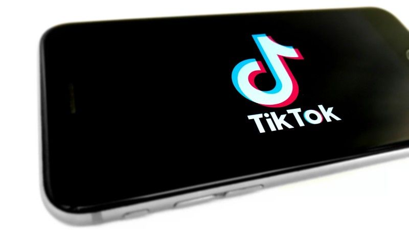 TikTok szykuje się do wyłączenia platformy na terenie Stanów Zjednoczonych. Wprowadzenie zakazu działalności może jednak wywołać problemy poza granicami USA.