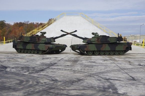 Czołgi M1A2SEPv3 Abrams przeznaczone dla Wojska Polskiego na terenie zakładów Joint Systems Manufacturing Center.