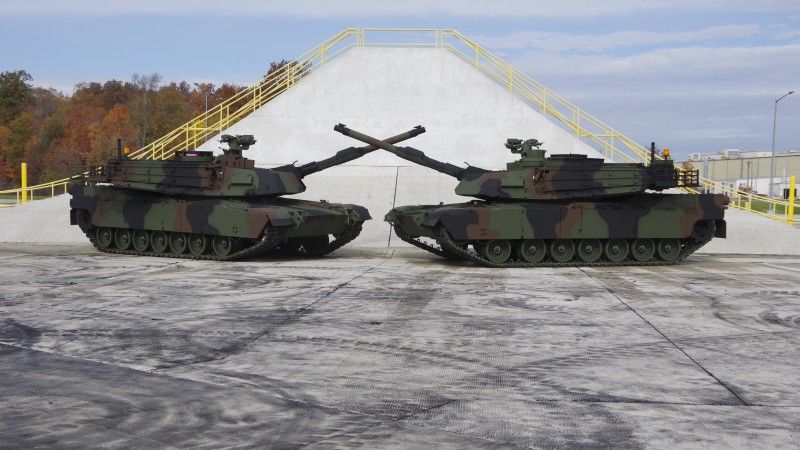 Czołgi M1A2SEPv3 Abrams przeznaczone dla Wojska Polskiego na terenie zakładów Joint Systems Manufacturing Center.