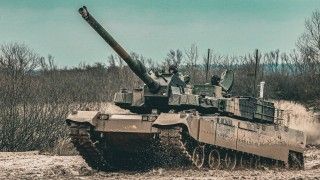 Czołg podstawowy K2GF Black Panther z 16 Dywizji Zmechanizowanej na ćwiczeniach.
