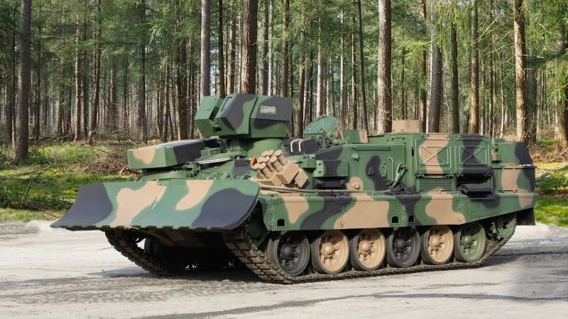 Zmodyfikowana maszyna inżynieryjno-drogowa MID-M.